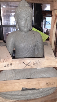 Sitzender Buddha aus Flussstein - 53cm - SB9
