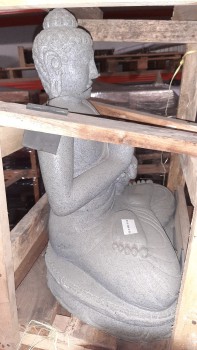 Sitzender Buddha aus Flussstein - 54cm - SB10