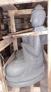 Sitzender Buddha aus Flussstein - 54cm - SB10