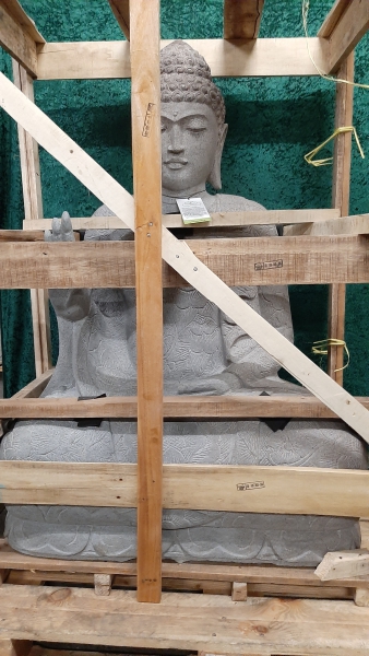 Sitzender Buddha mit floralem Muster