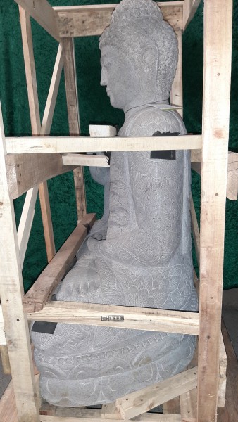 Sitzender Buddha mit floralem Muster