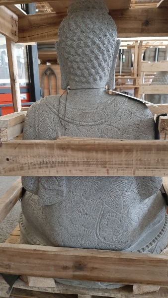 Sitzender Buddha aus Flussstein 80cm - SB3