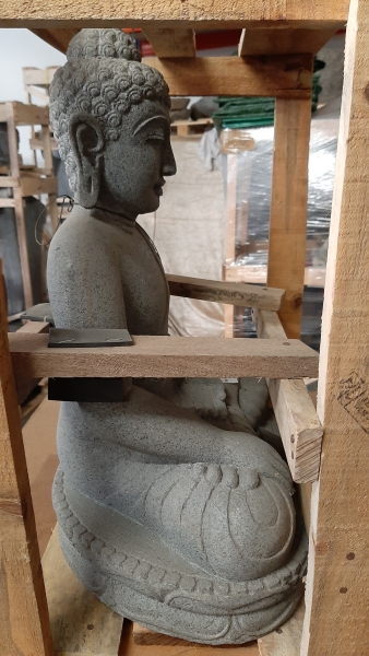 Sitzender Buddha aus Flussstein - 53cm - SB9