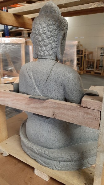 Sitzender Buddha aus Flussstein - 53cm - SB9