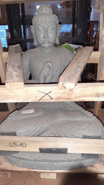 Sitzender Buddha aus Flussstein - 54cm - SB10