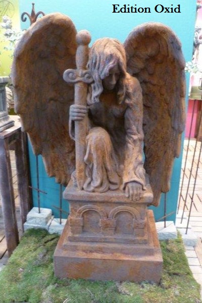 steinfigur engel michael